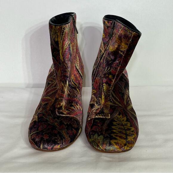 Hudson London Apisi Velvet Ankle Booties Size 39 NWOB - Picture 4 of 8